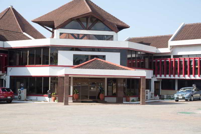 Elmina Beach Resort エクステリア 写真