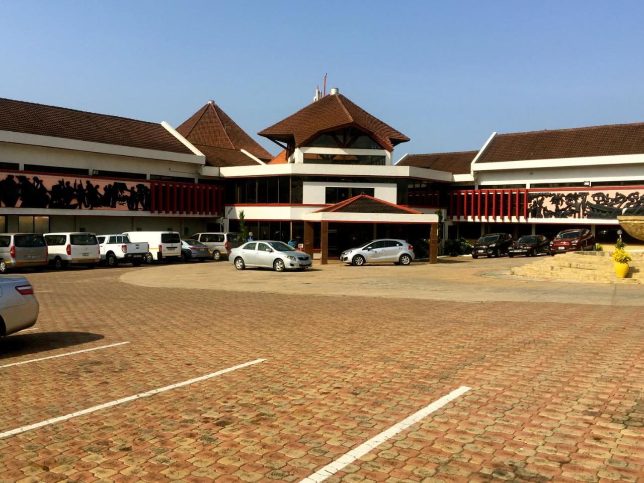 Elmina Beach Resort エクステリア 写真